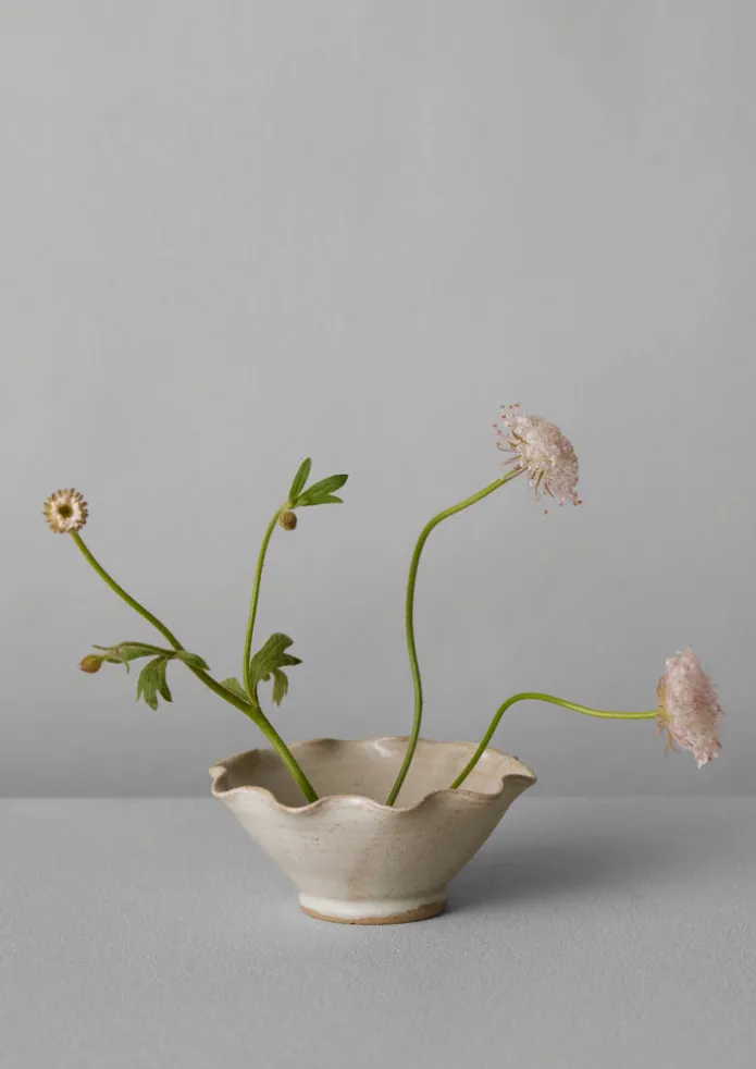 Alice Passingham Scalloped Flower Frog