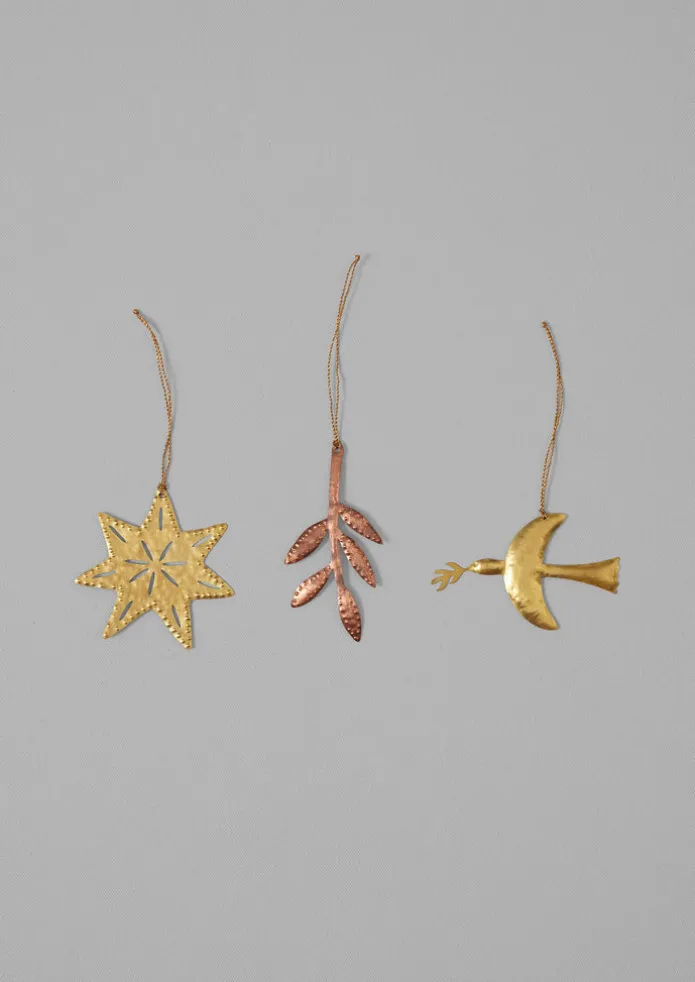 Hammered Metal Dove Decoration