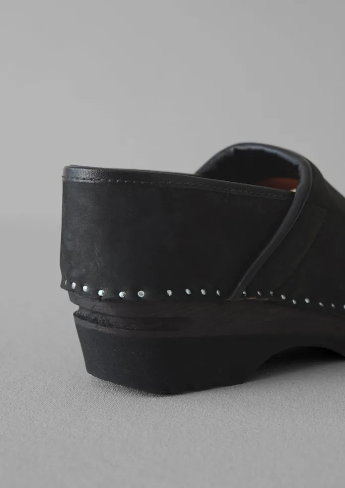 Troentorp Nubuck Closed Clogs